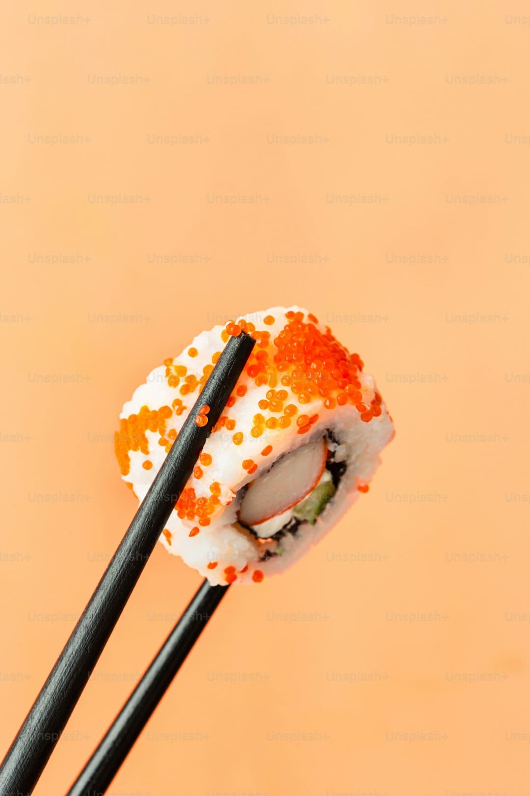 网友偶遇刘强东:在夜市用塑料碗和乡亲们喝酒,现身苏超为球队加油 京东助力家园足球